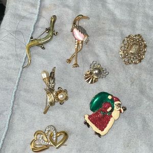 Vintage Broach Lot